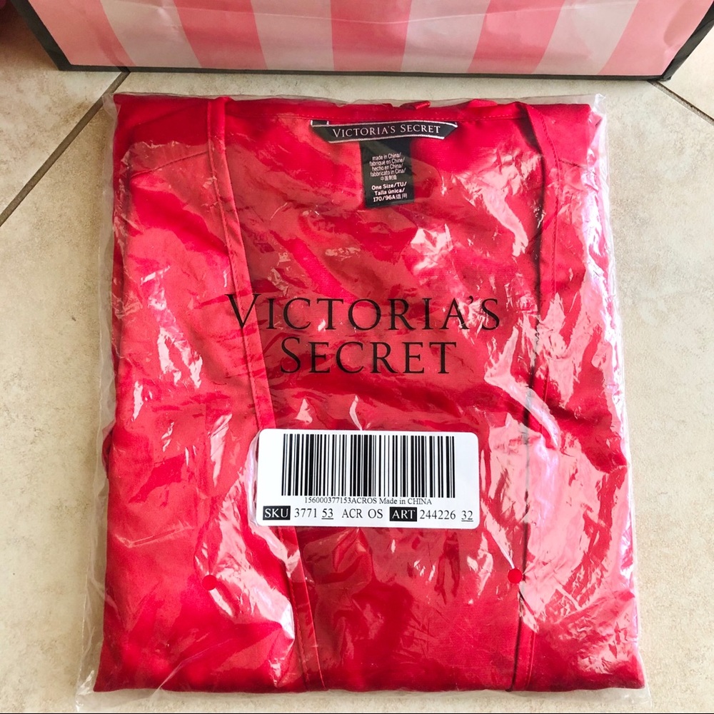 Victoria Secret Satin Red “LOVE” Robe - Picture 11 of 12